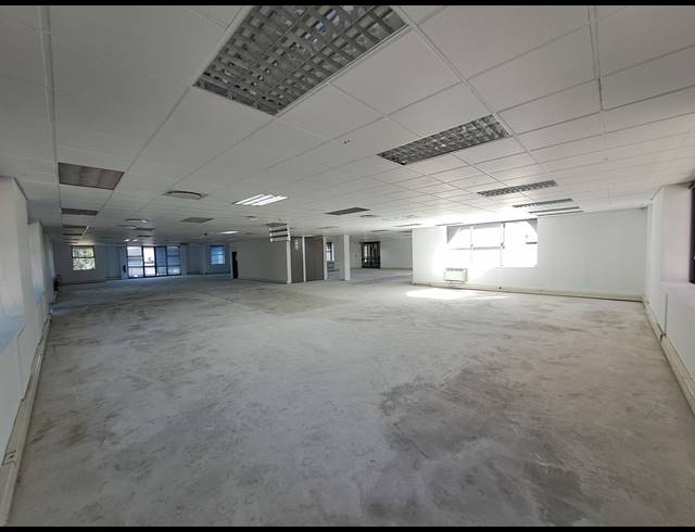 1,575M² OFFICE TO LET IN ILLOVO
